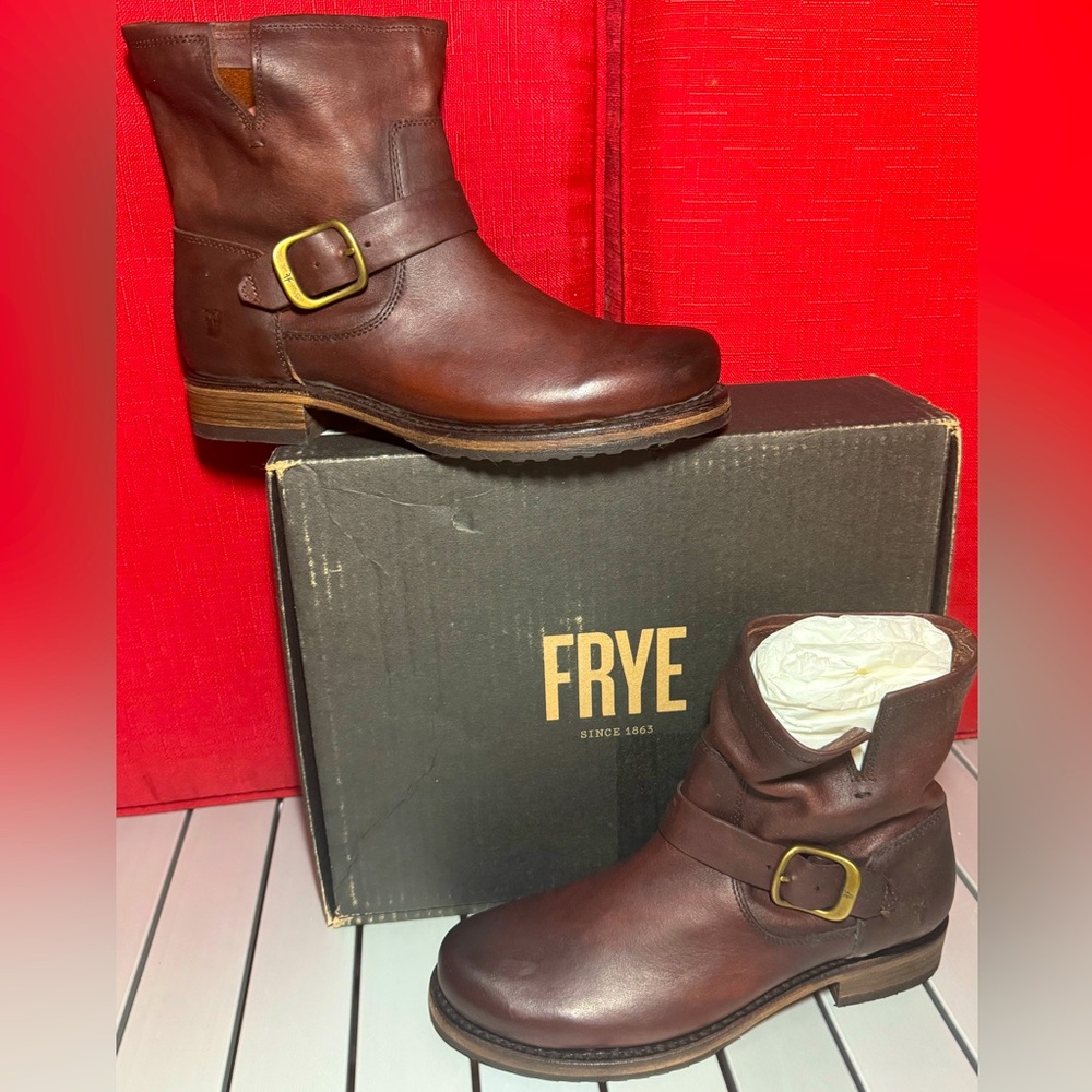 Frey Veronica Leather Bootie Size 8.5
Redwood
